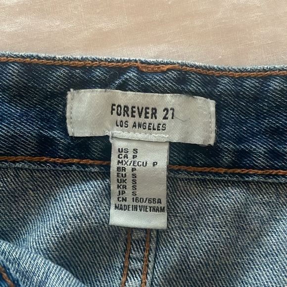 Jean Skirt - Picture 3 of 3